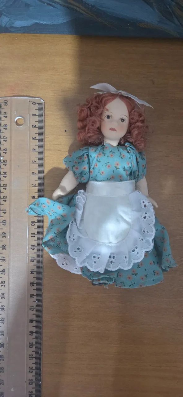 Reservada maria Boneca porcelana 