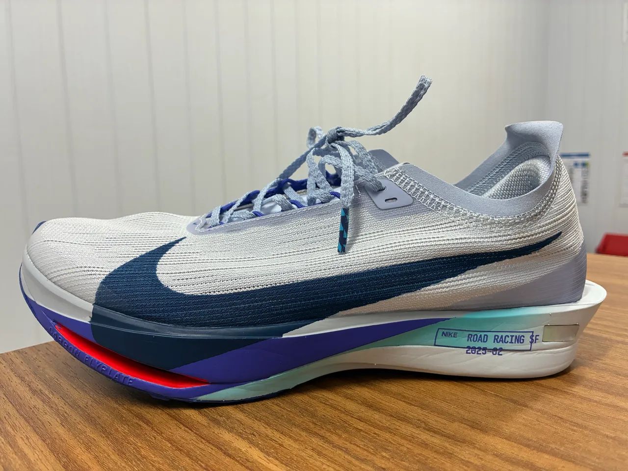 Tênis Nike ZoomX Streakfly 2 - Calçados Esportivos - Vila Embratel