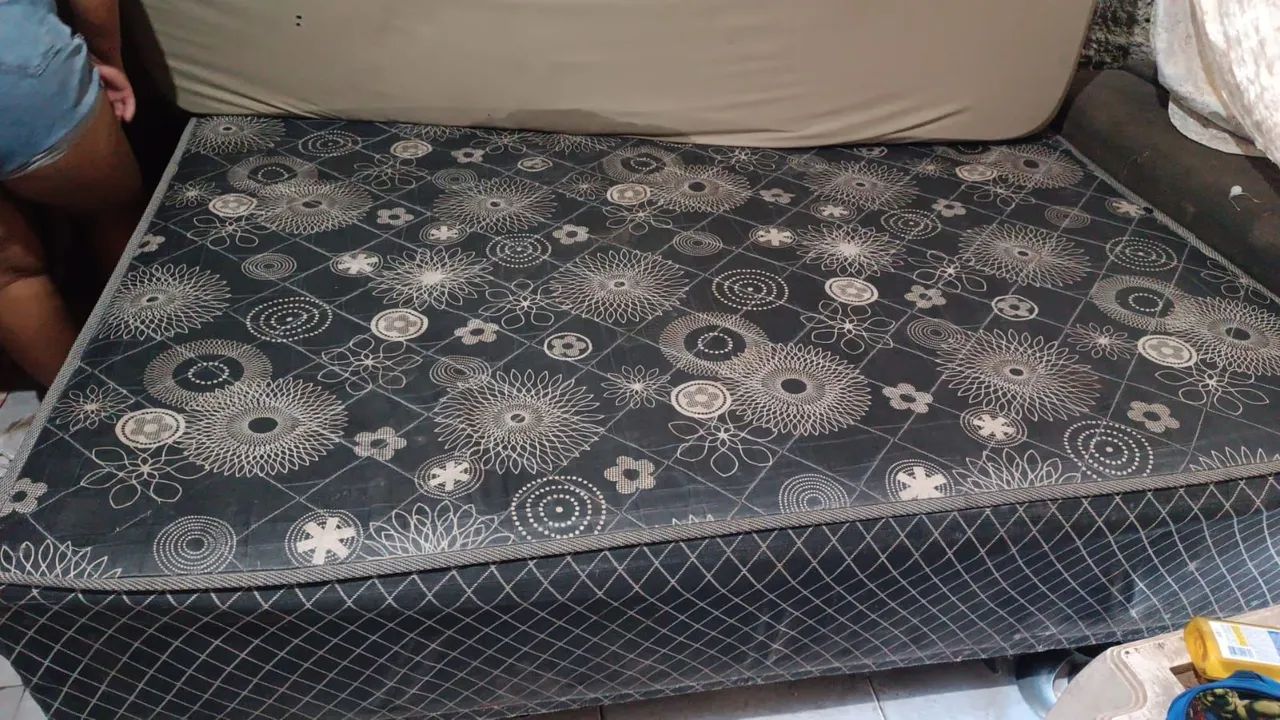Vendo uma cama de casal box