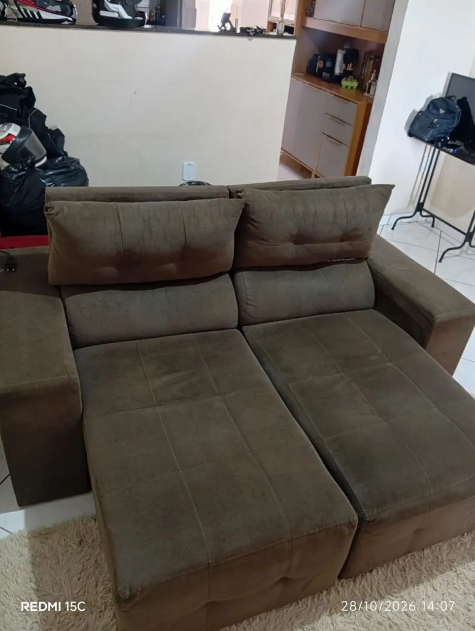 Sofa retrátil marrom 2 lugares - Foto 5