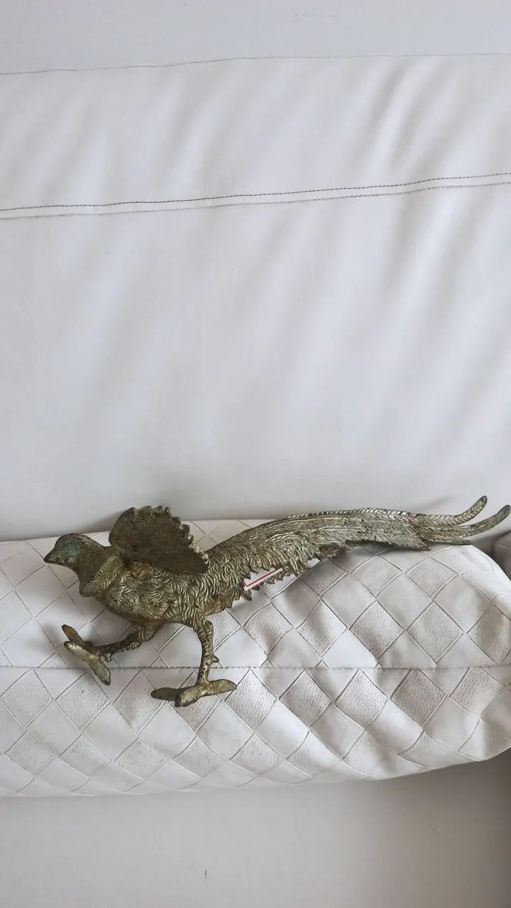 Pássaro de metal antigo(provavelmente uma águia)/