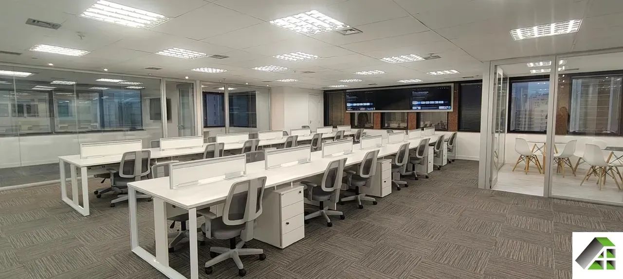 Escritório Reformado e Mobiliado | 202 m² | 2 Vagas