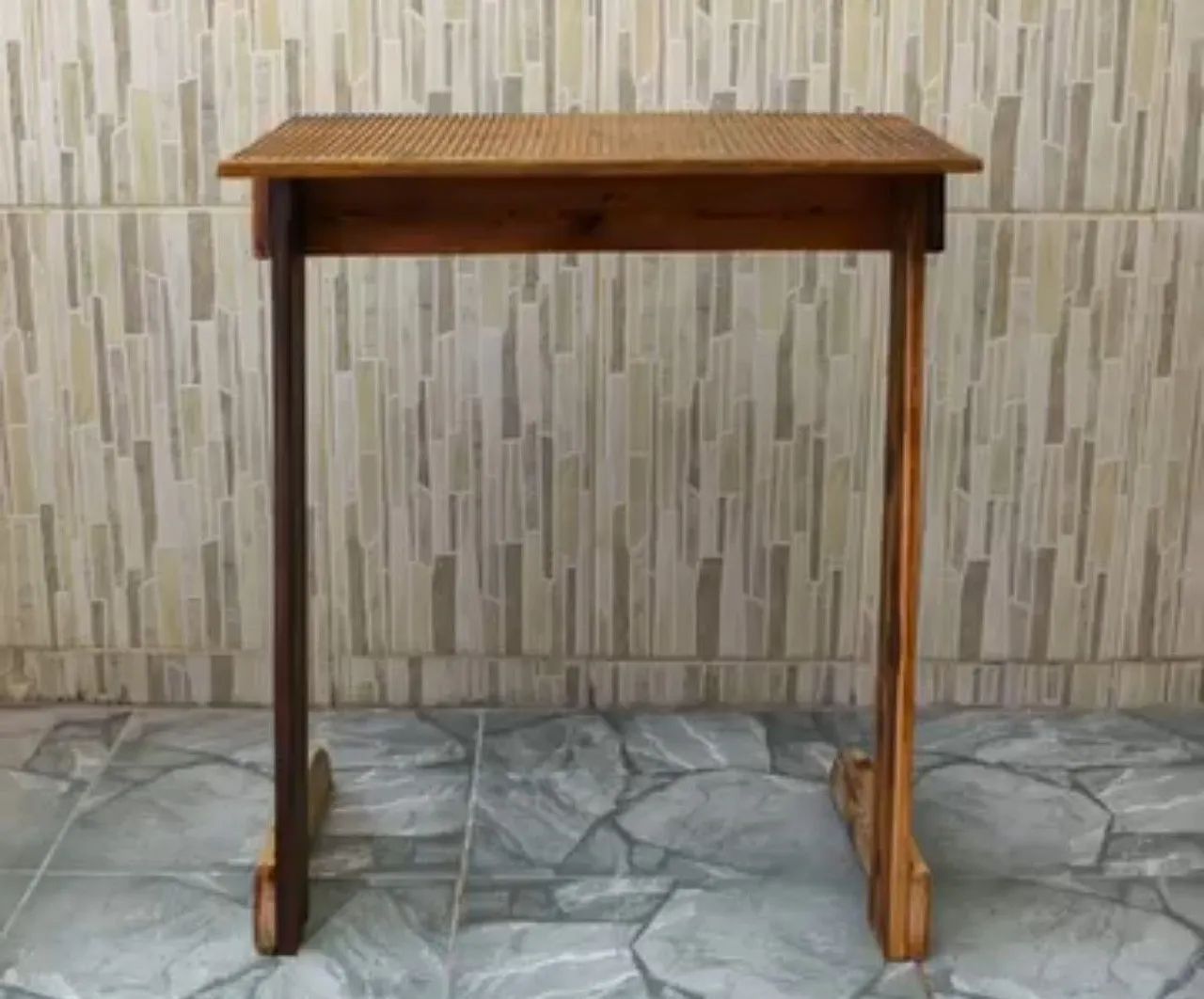 Mesinha de estudos  - Foto 2