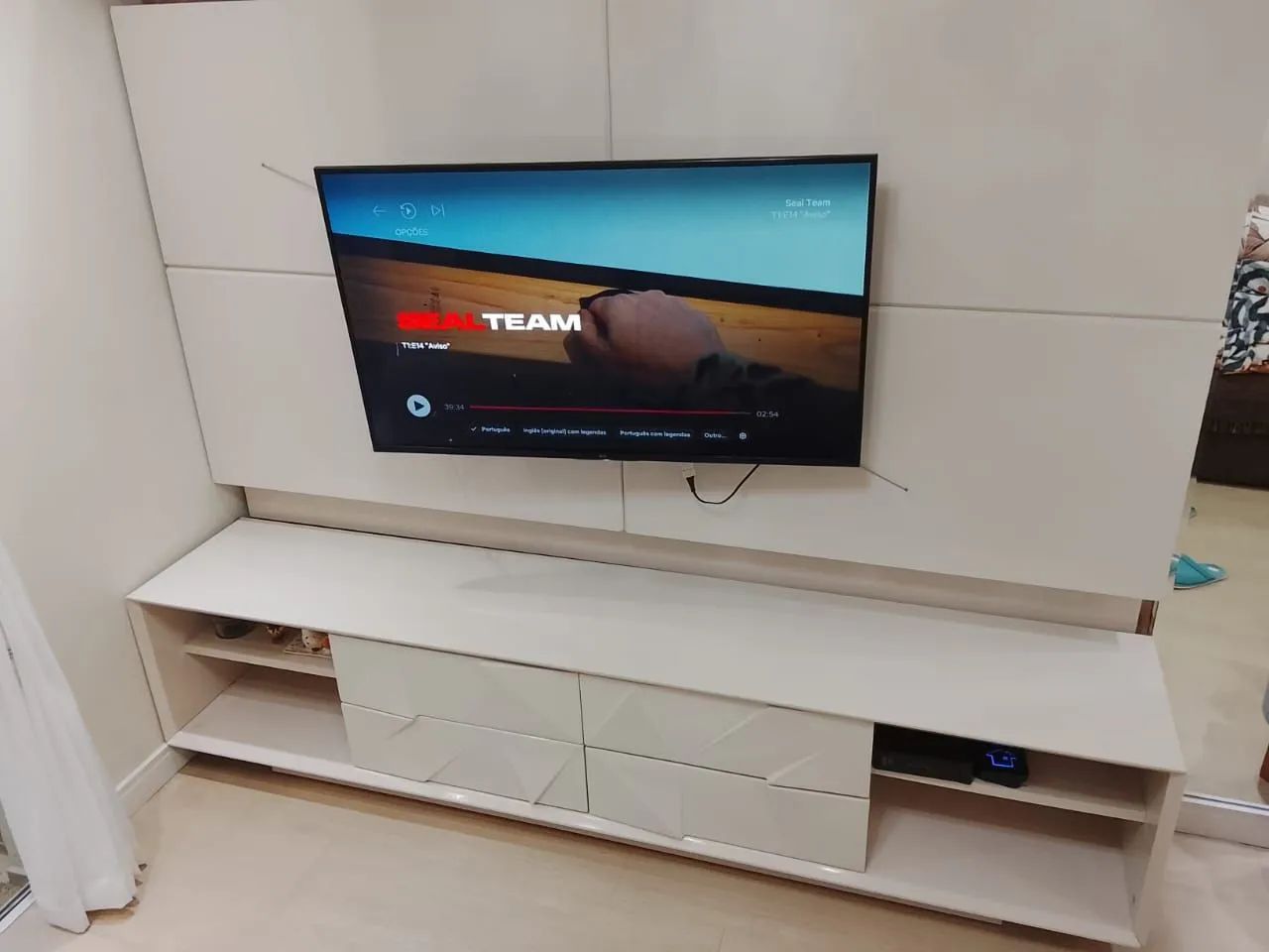 Rack para TV com painel 