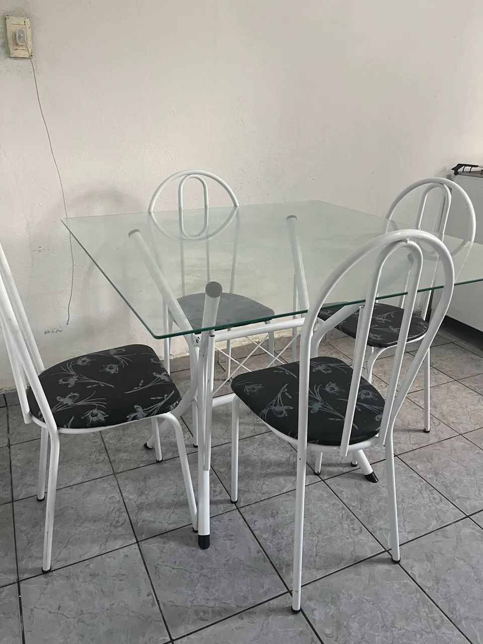 Mesa com 4 cadeiras65171913092482123