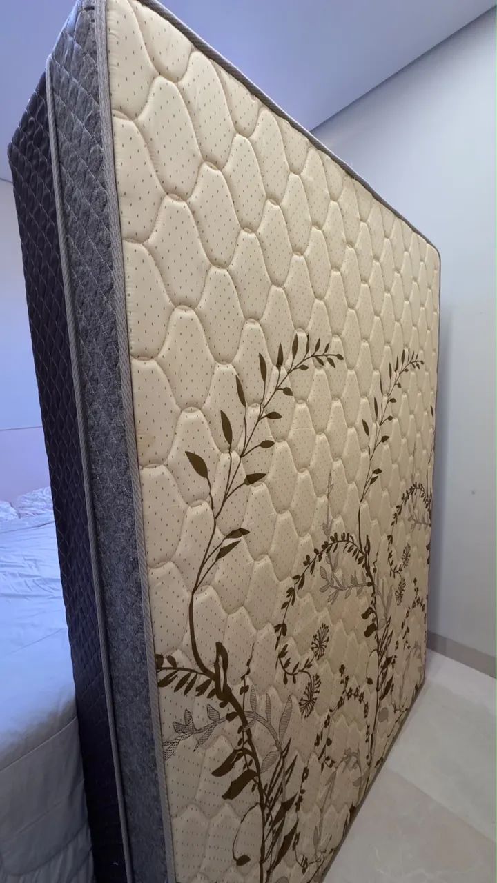 Vendo Cama Box/Colchão Integrado