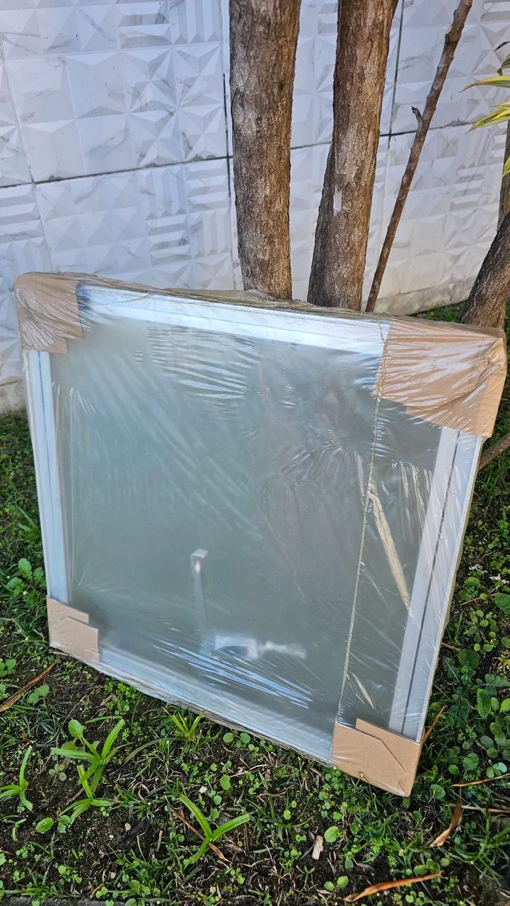 Basculante Max air 60 x 60 cm alumínio brilho com vidros  - Foto 3