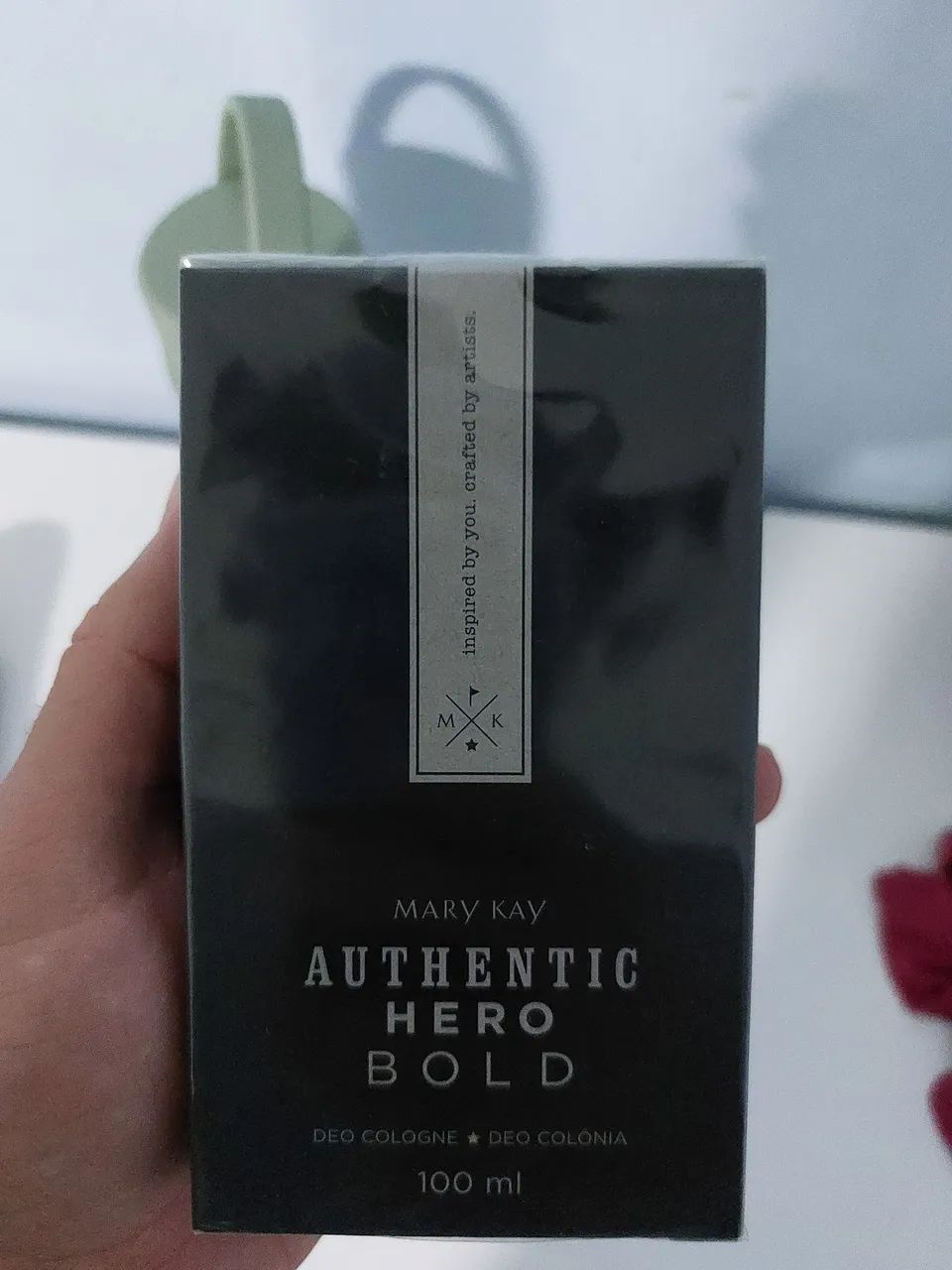 Perfume Authentic hero bold Mary kay