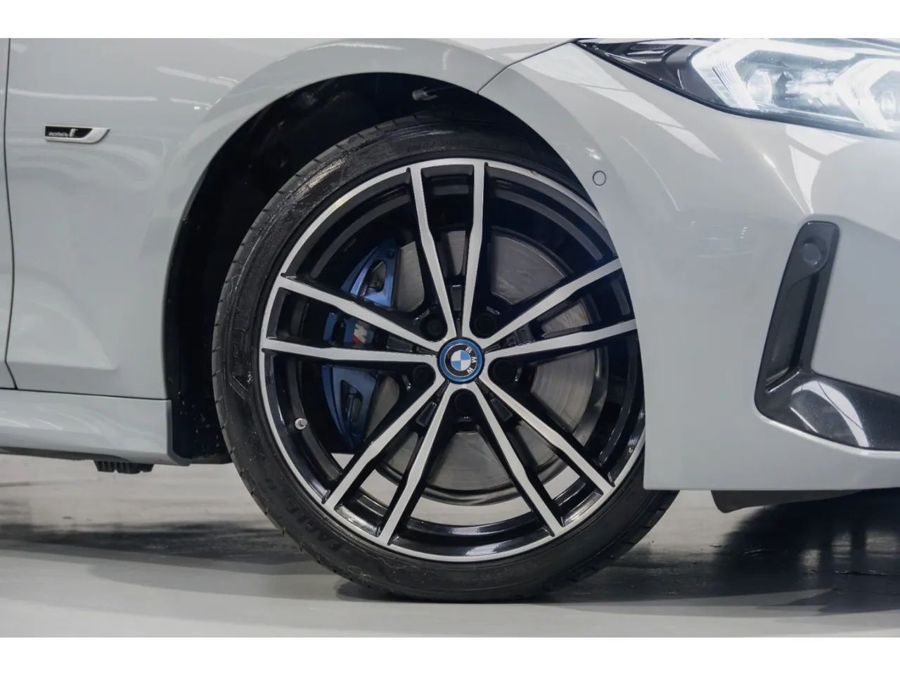 BMW Série 3 330E M Sport 2.0 Turbo Híbrido AU, foto 2 de 15