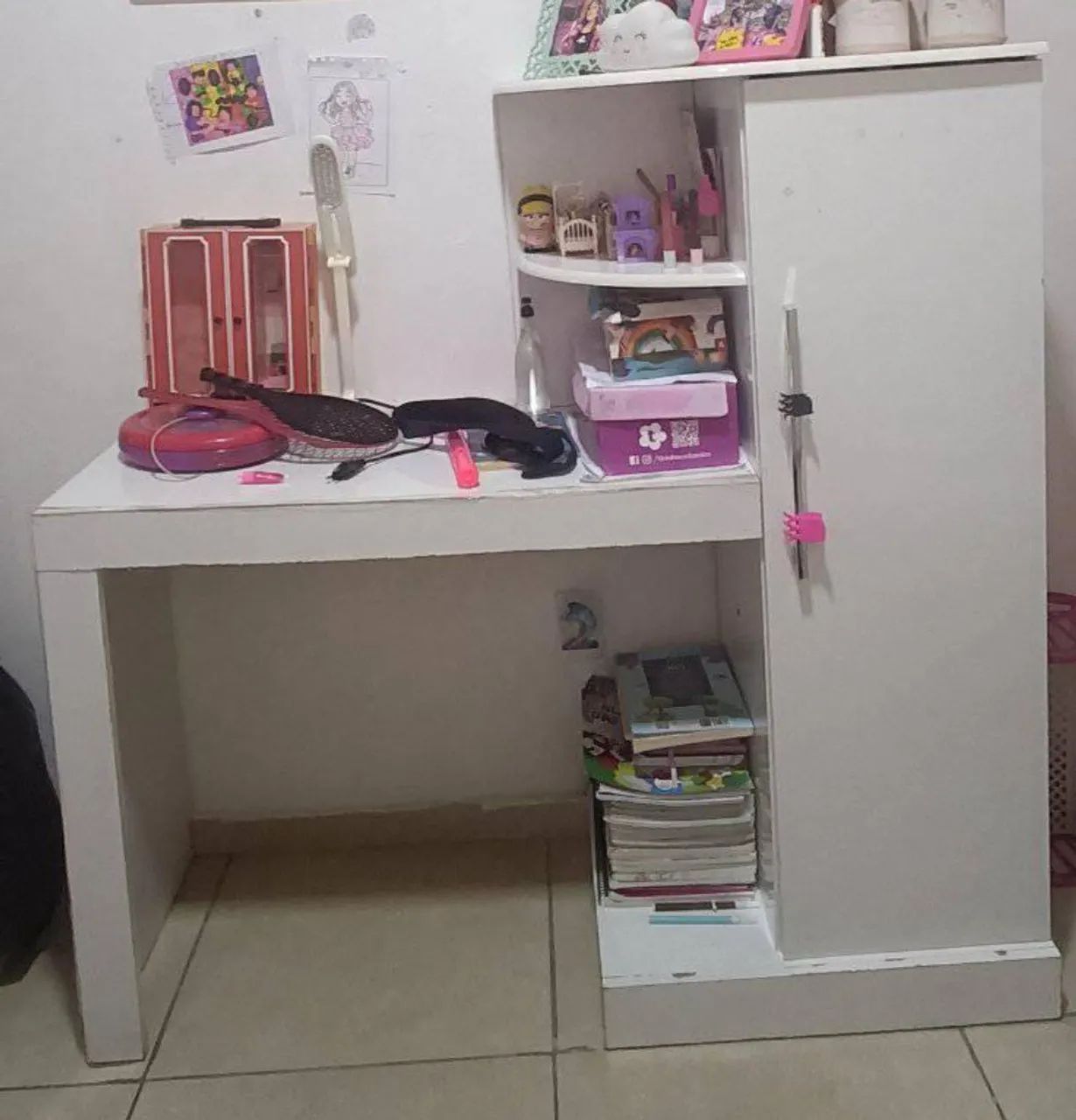 Vendo essa escrivaninha, bem conservada! - Foto 2