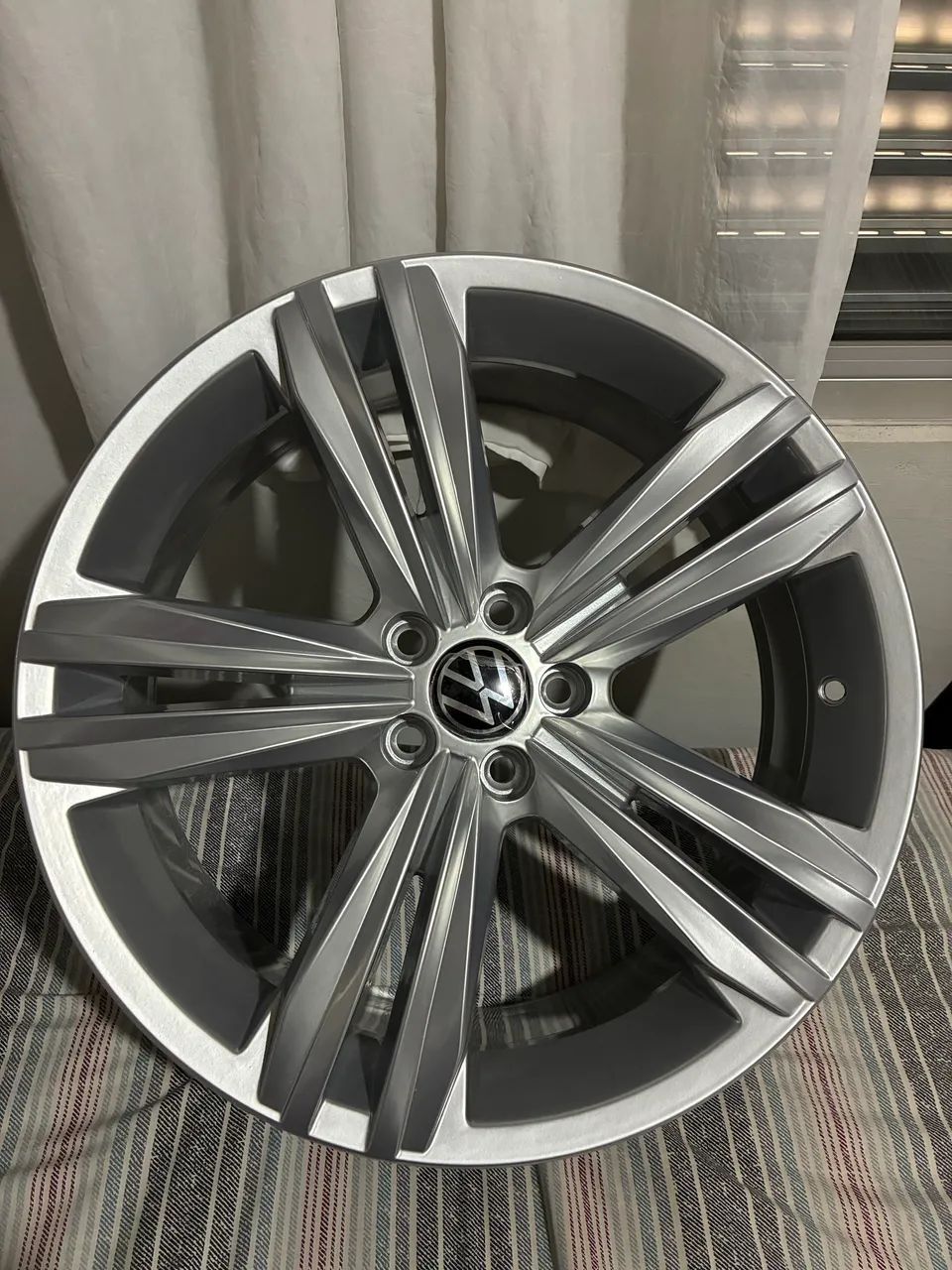 Rodas tiguan aro 18 furação 5/100 Na caixa  - Foto 3