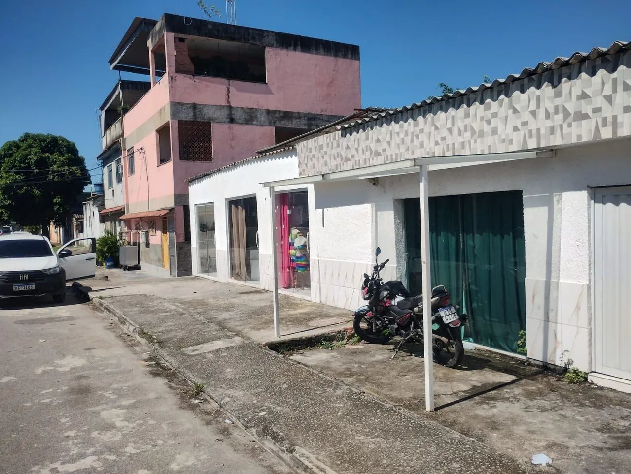 Lojas e casa para venda 