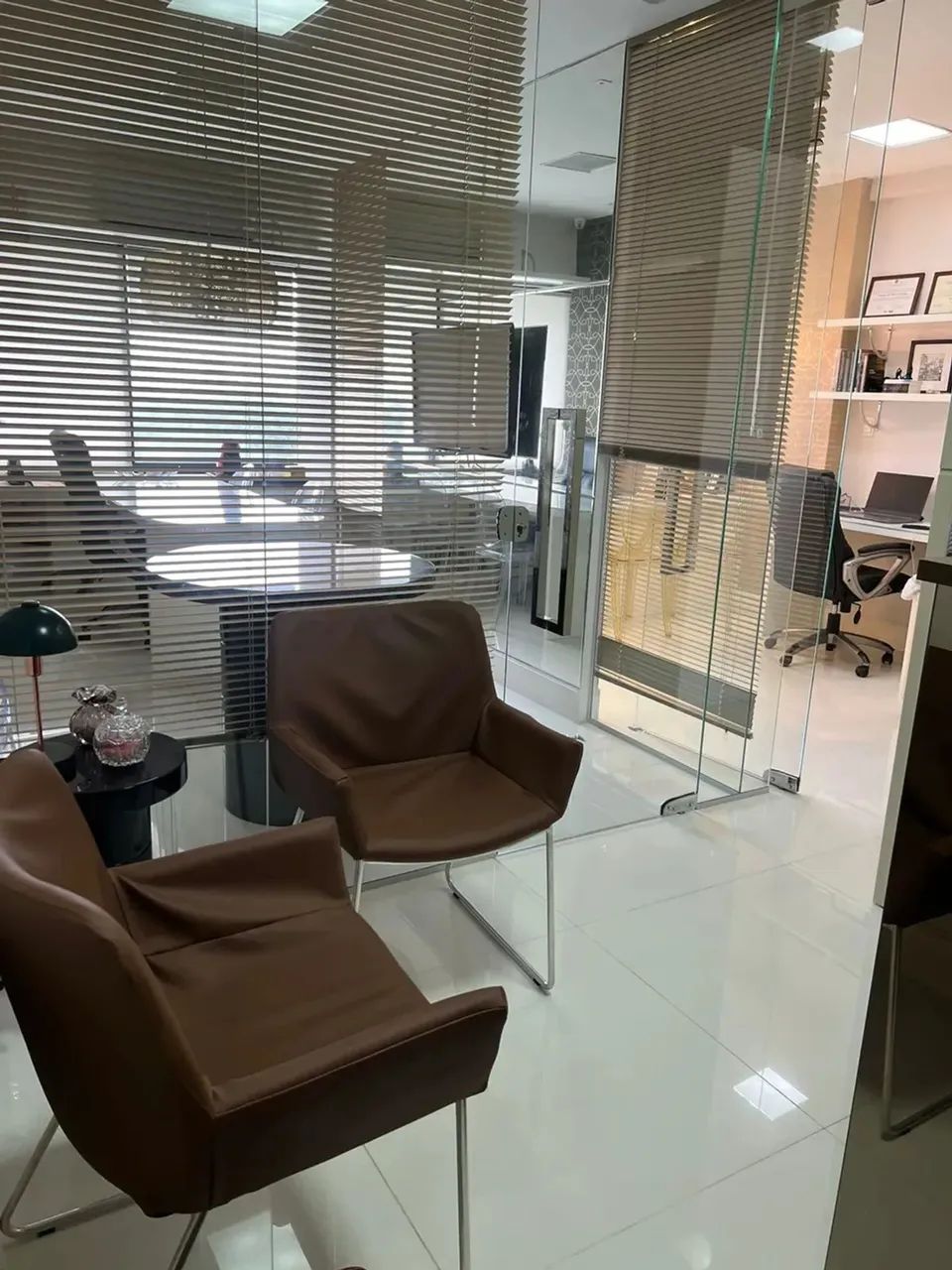 Excelente sala mobiliada e completa para uso imediato! - Foto 4