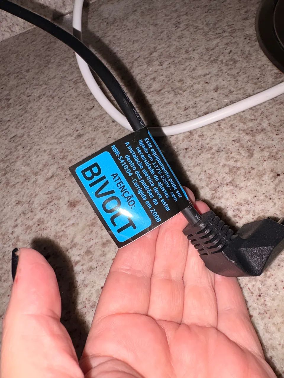 Adega MIDEA BIVOLT espelhada linda nova e na caixa  - Foto 2