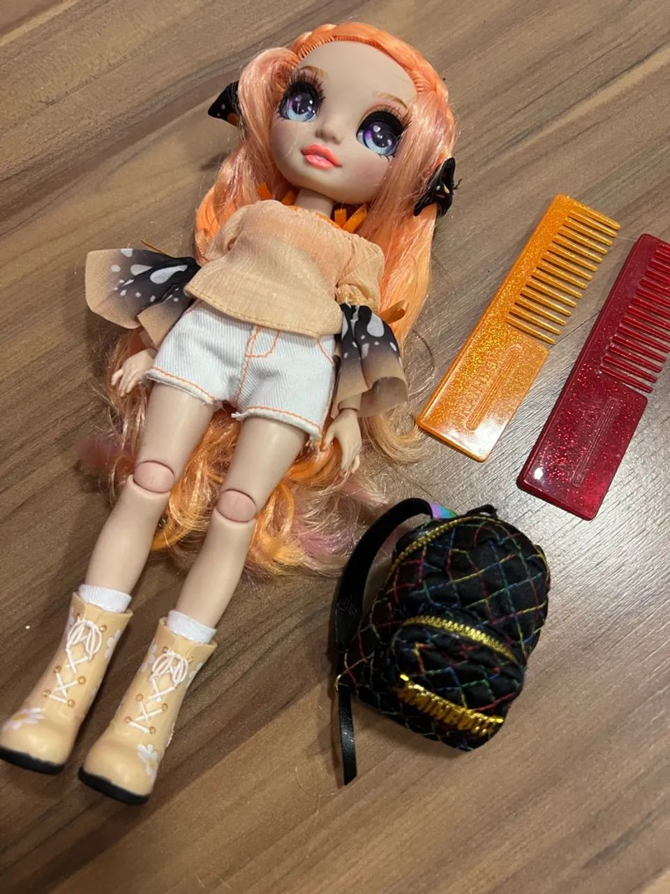 Boneca Rainbow High Poppy Rowan
