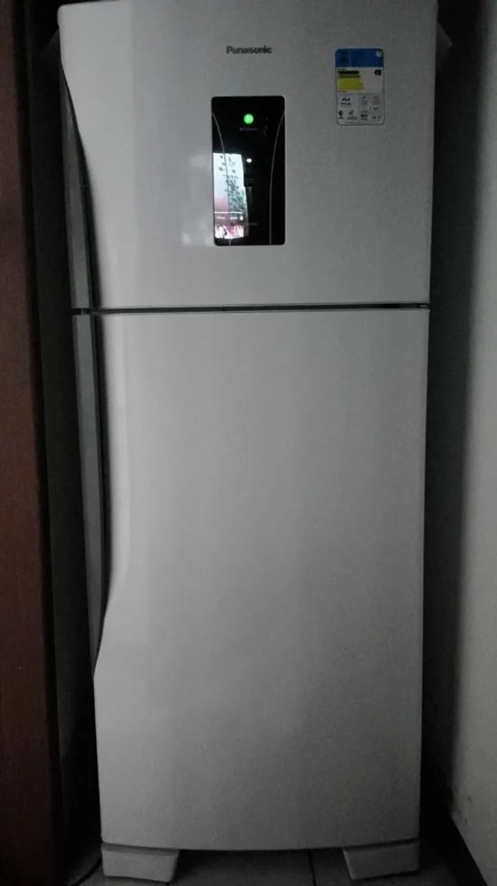 Vendo Geladeira Panasonic Semi Nova em Perfeito estado e Funcionamento. Negociável