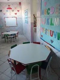 Mesa e cadeira escolar 