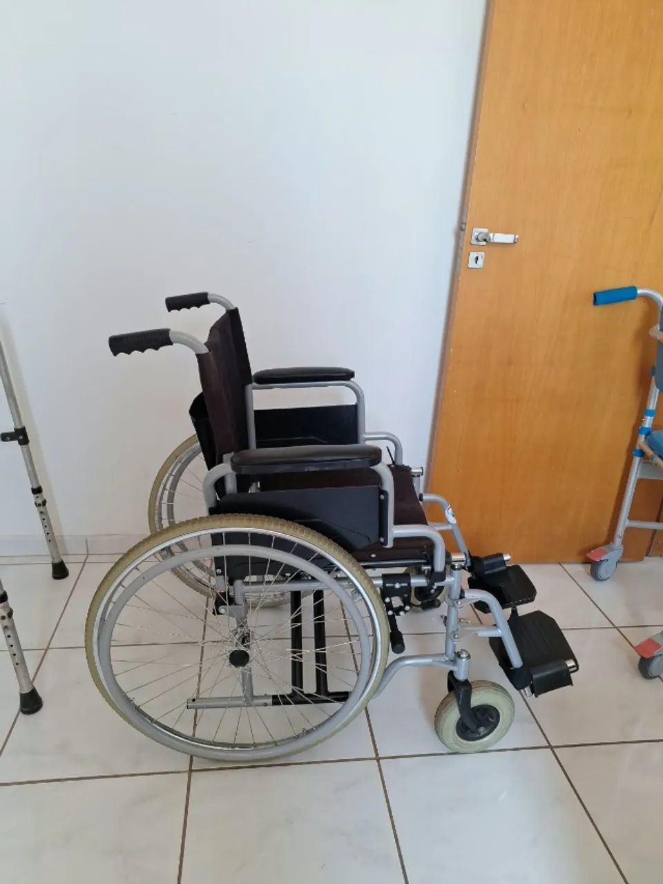 Cadeira de Rodas Praxis - Bom Estado - Foto 3