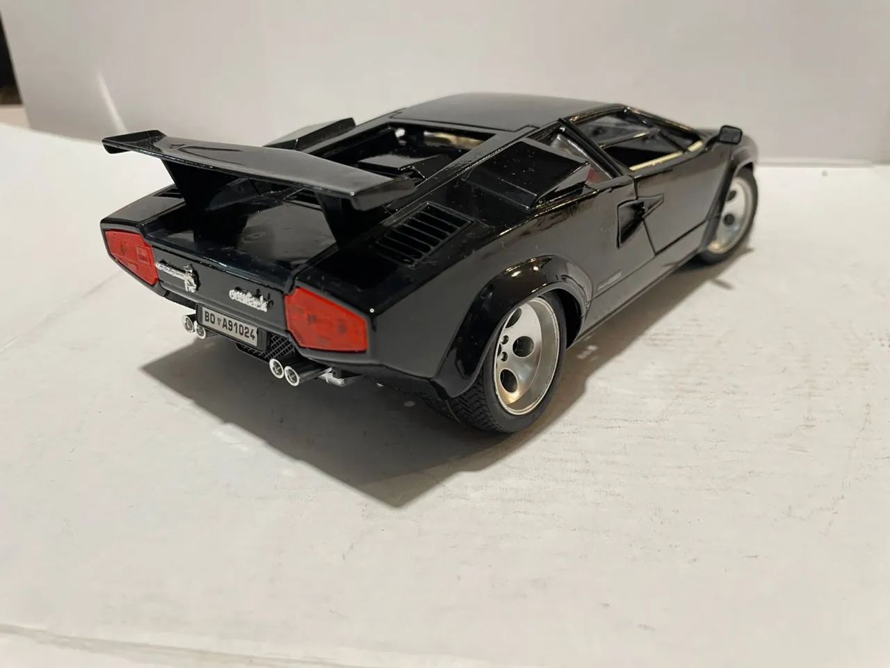 Miniatura Lamborghini Countach Burago 1:18  - Foto 5