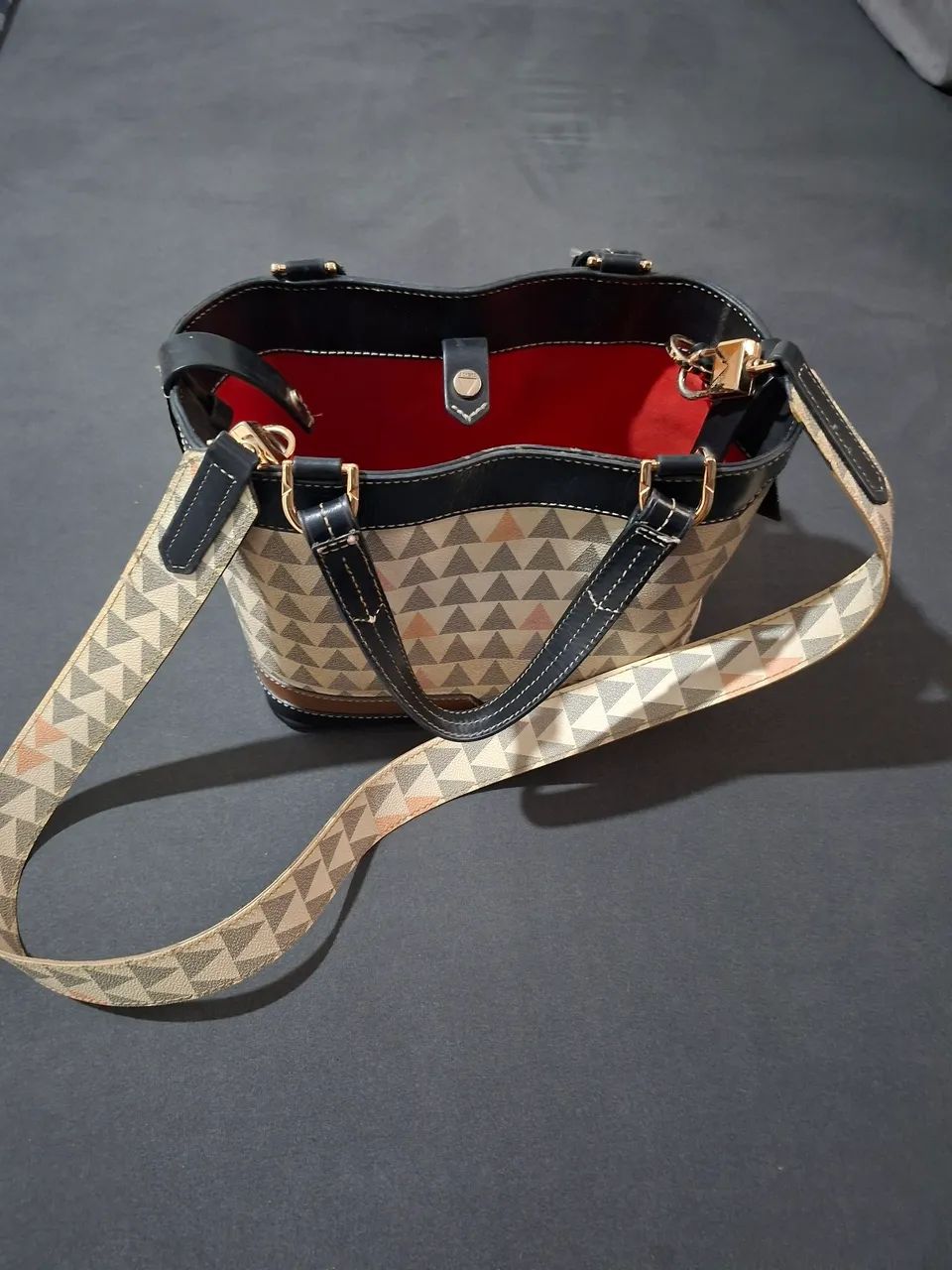 Bolsa Schutz semi nova ORIGINAL  - Foto 2
