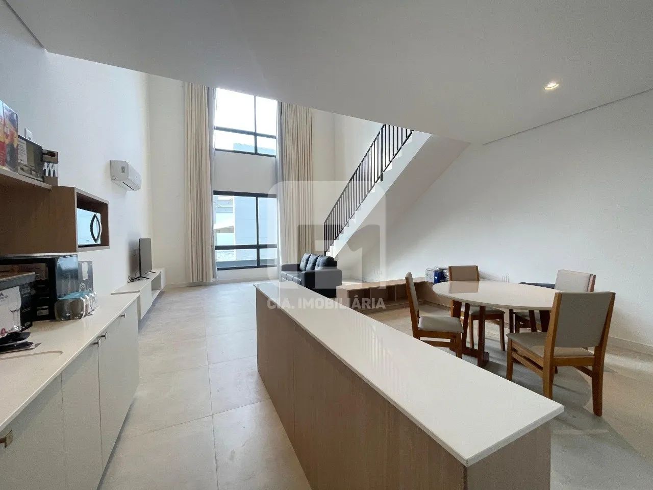 Loft 1 quarto mobiliado no Saco Grande SC 401