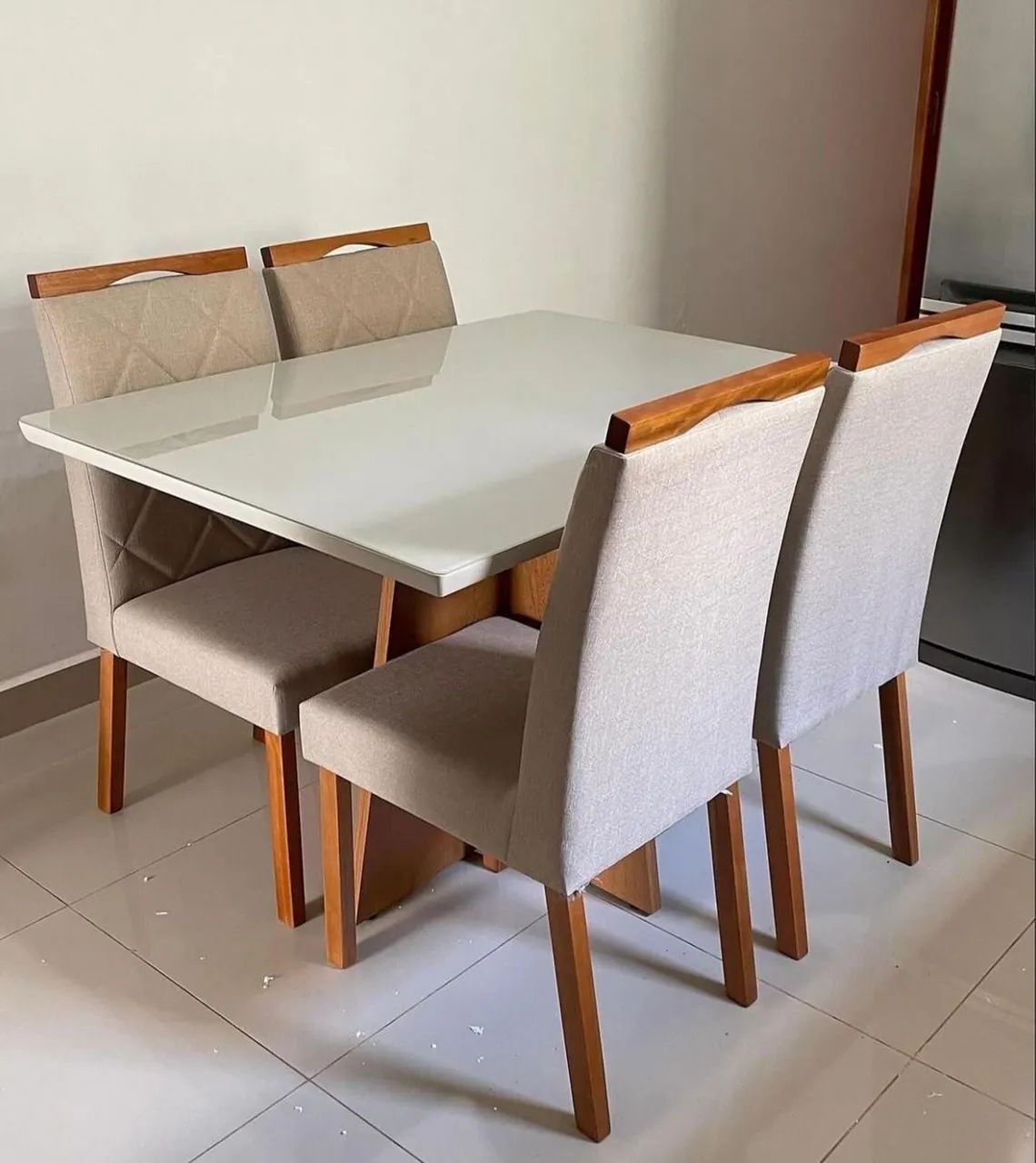 Mesa de Jantar Alice 120x90 Com 4 Cadeiras