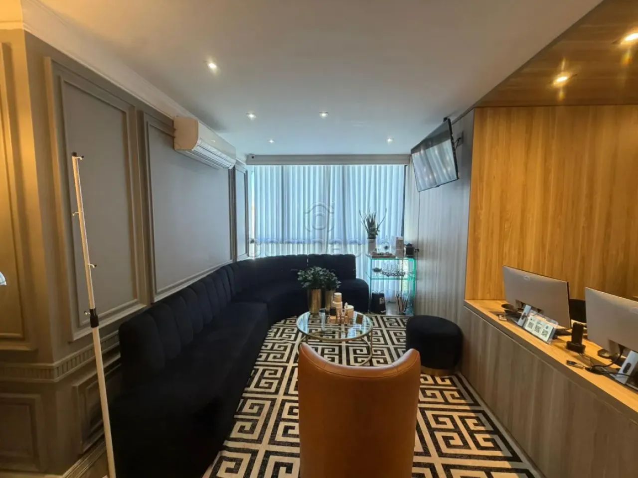 Sala Comercial | Mobiliado | 2 Vagas de garagem - Foto 2