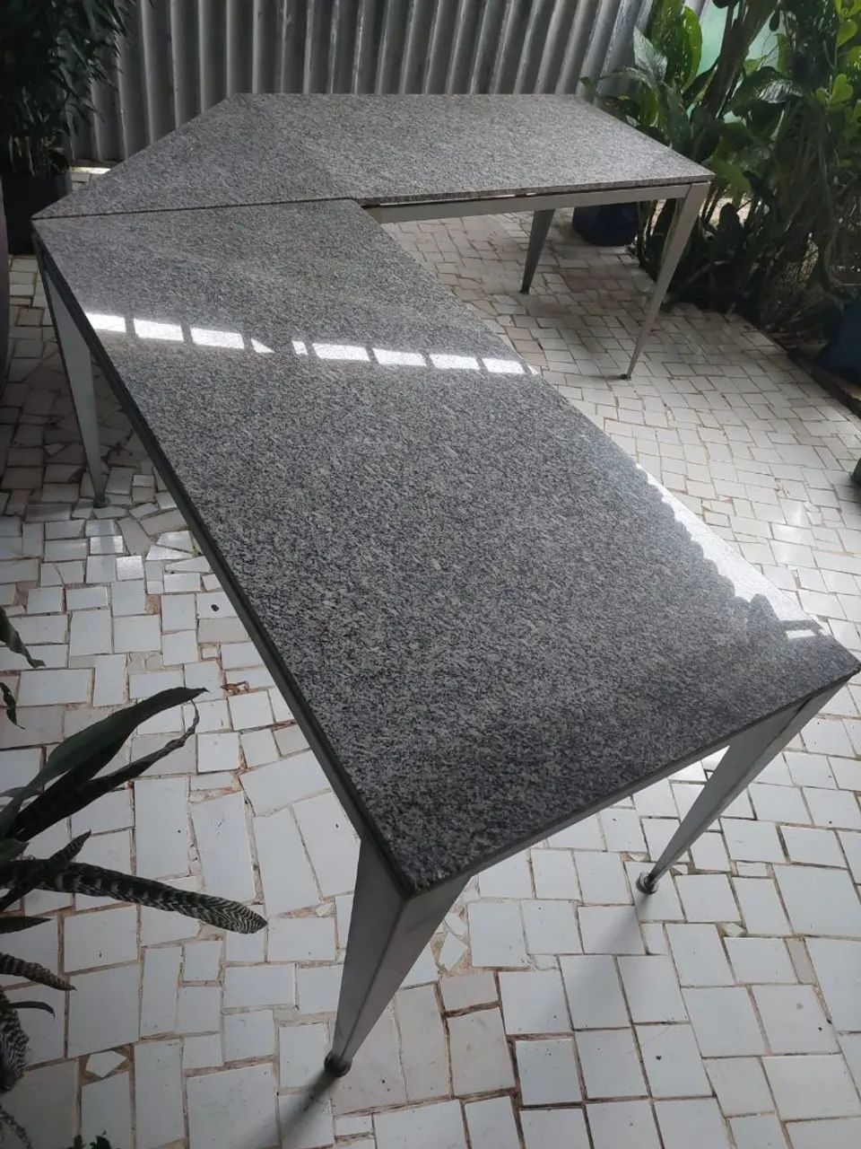Vendo mesa L de escritório em marmore 