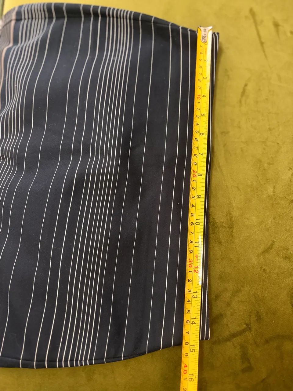 Saia M Midi Listrada de Elastano Banana Republic - Foto 4