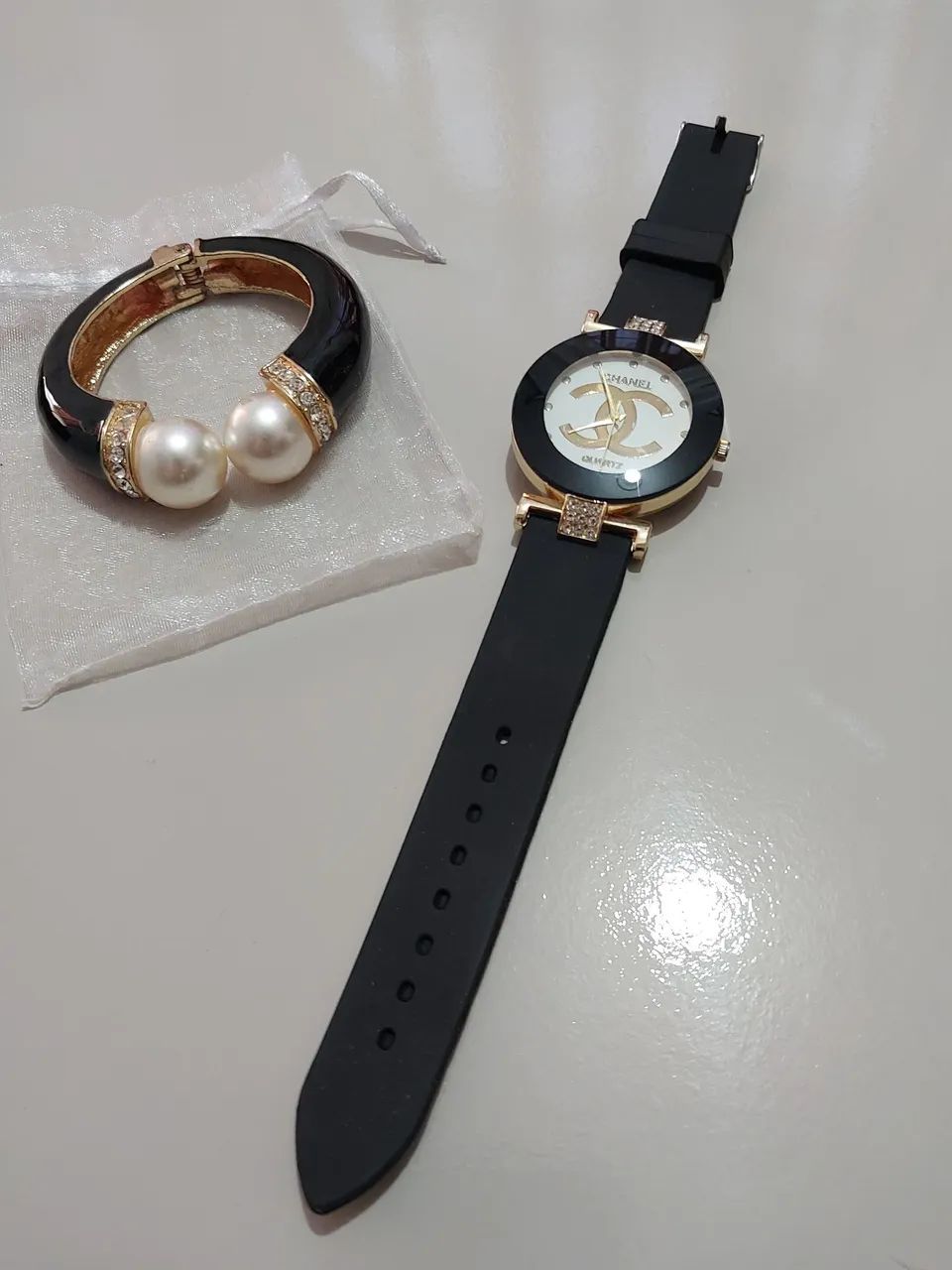 Relógio e bracelete 