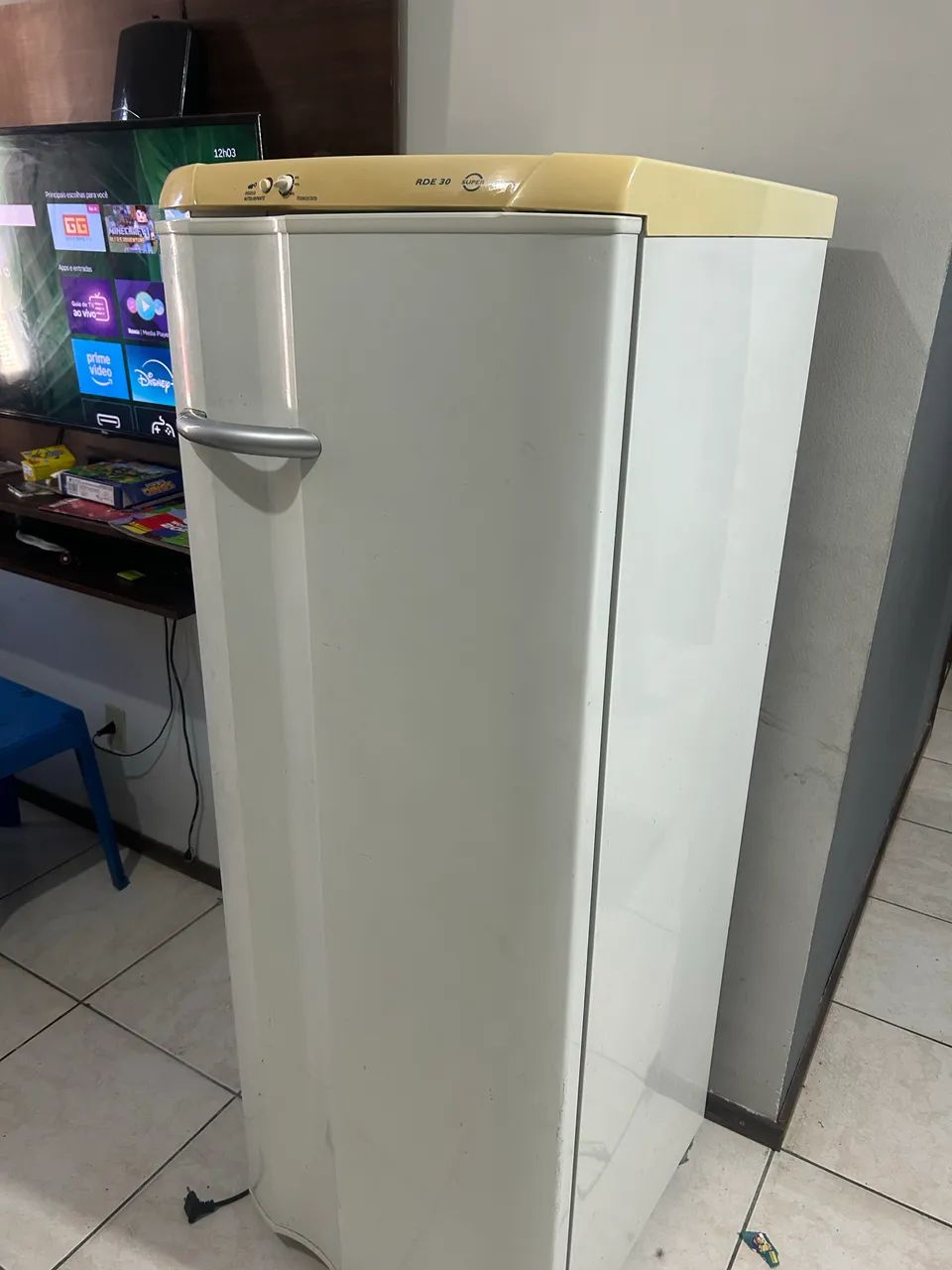 Geladeira antiga, retirar peças - Foto 4
