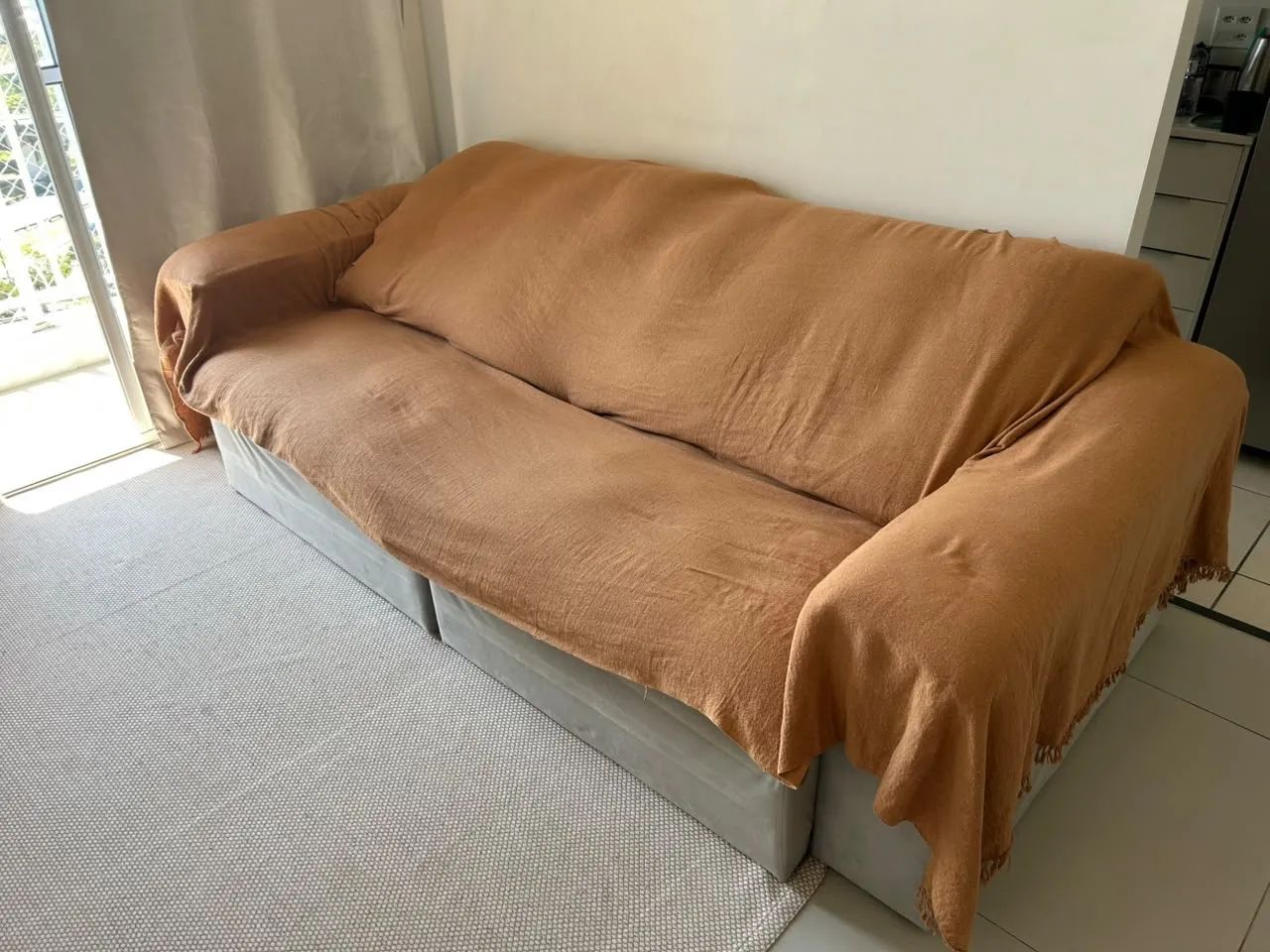 Sofá retrátil e reclinável cor cinza claro - Foto 5