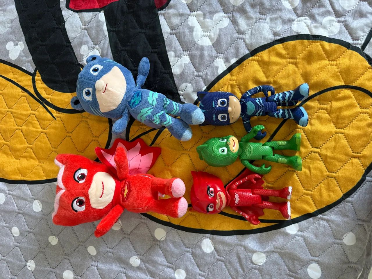 Pelúcias e brinquedos PJ masks 