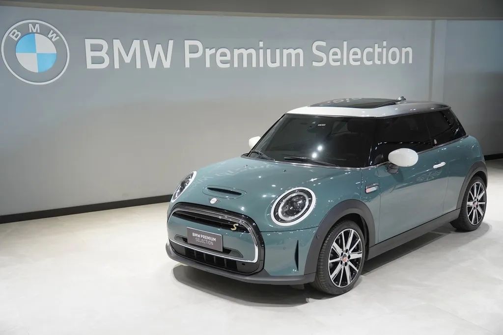Mini Cooper SE Multitone Edit. 3P (elétrico) 2023 - Foto 3