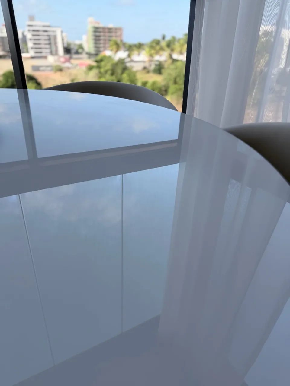 Mesa de Jantar Redonda com 4 Cadeiras | Design Sofisticado | Impecável - Foto 2