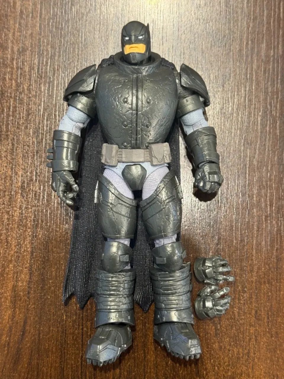 MCFARLANE DC MULTIVERSE ARMORED BATMAN THE DARK KNIGHT RETURNS SEM CARD 