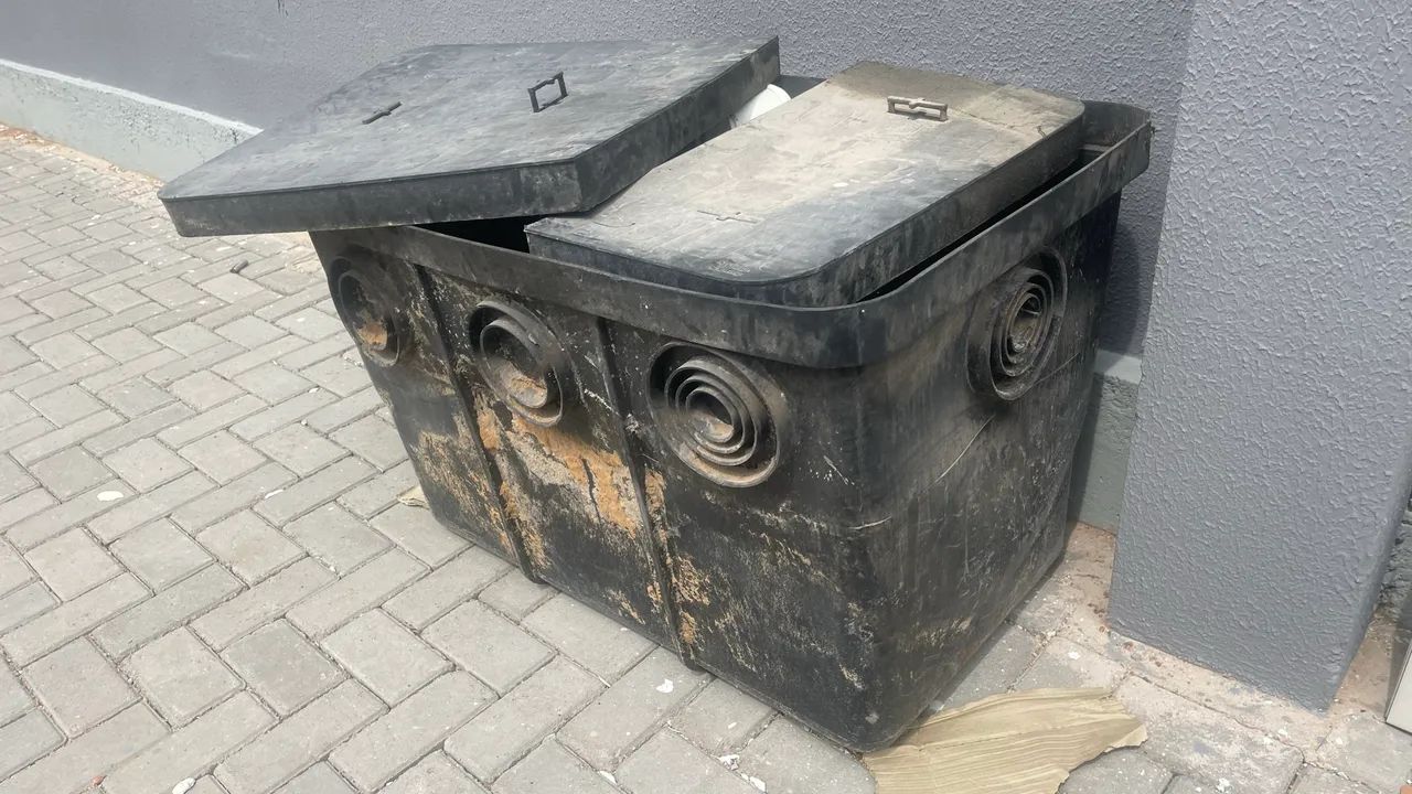 Caixa separadora de água e óleo