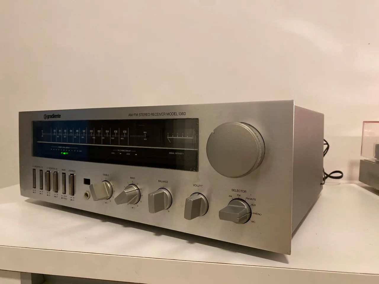 Amplificador receiver Gradiente Model 1360 - Foto 2