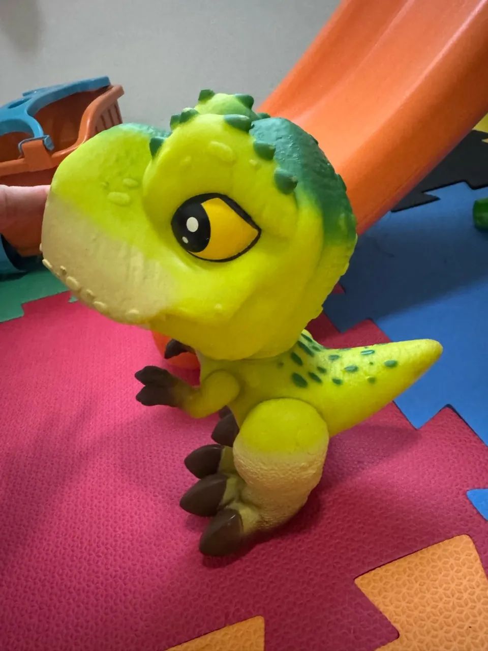 Dinossauro grande macio colecionável 