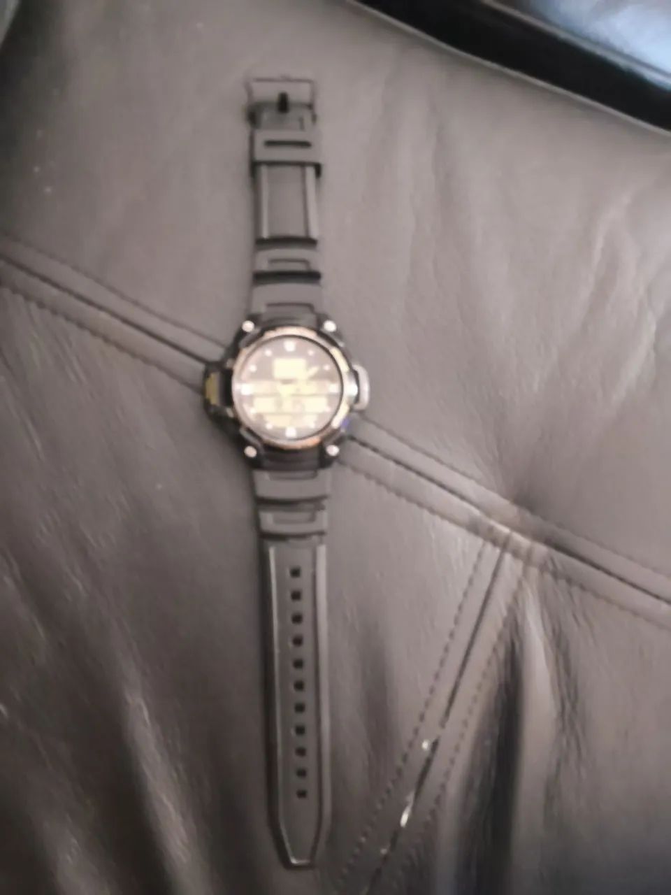 Vendo relógio casio com triplo sensor: altímetro, barômetro e termômetro.  Zerado.  - Foto 2