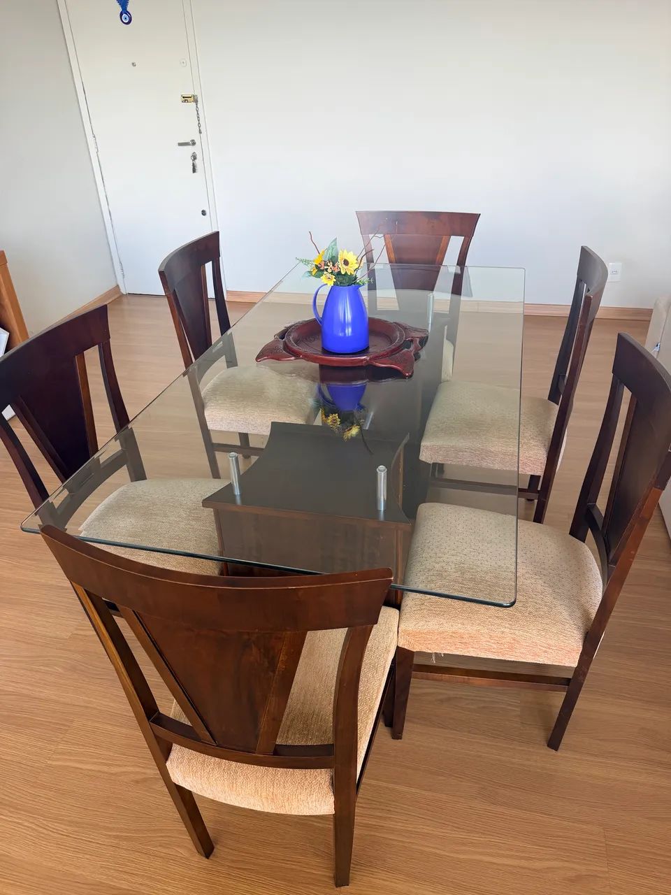 Mesa de jantar com tampo de vidro + 6 cadeiras - excelente conjunto - Foto 3