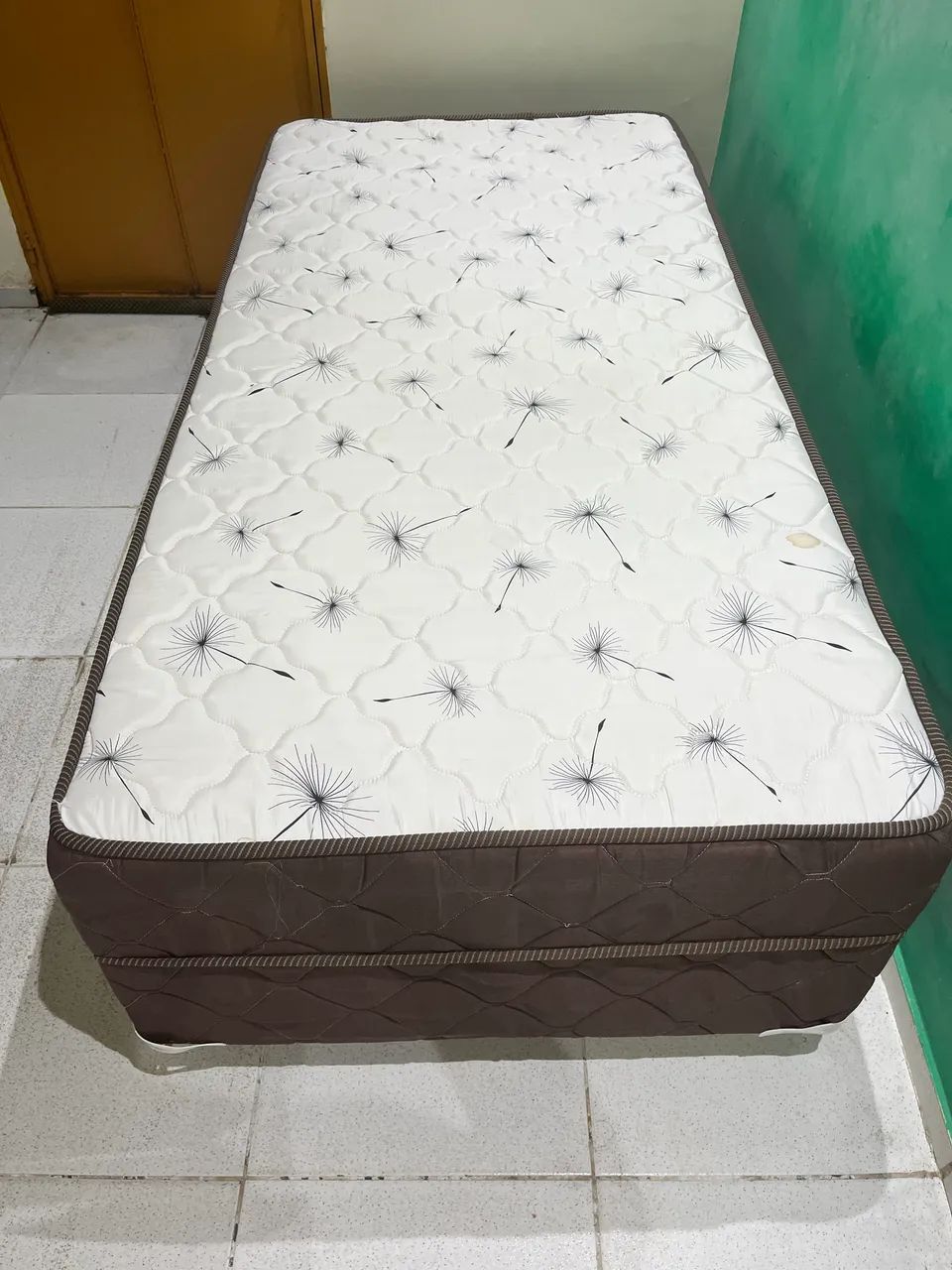 Cama Box Solteiro (Muito Conservada e Firme) - Foto 2