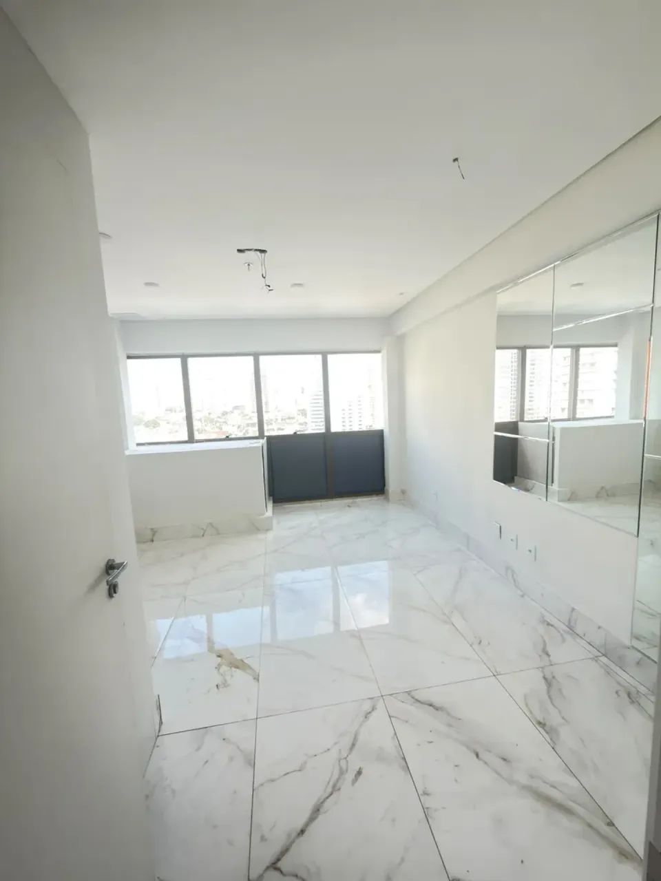 ALUGUEL SALA COMERCIAL NO EDIFÍCIO FOCUS