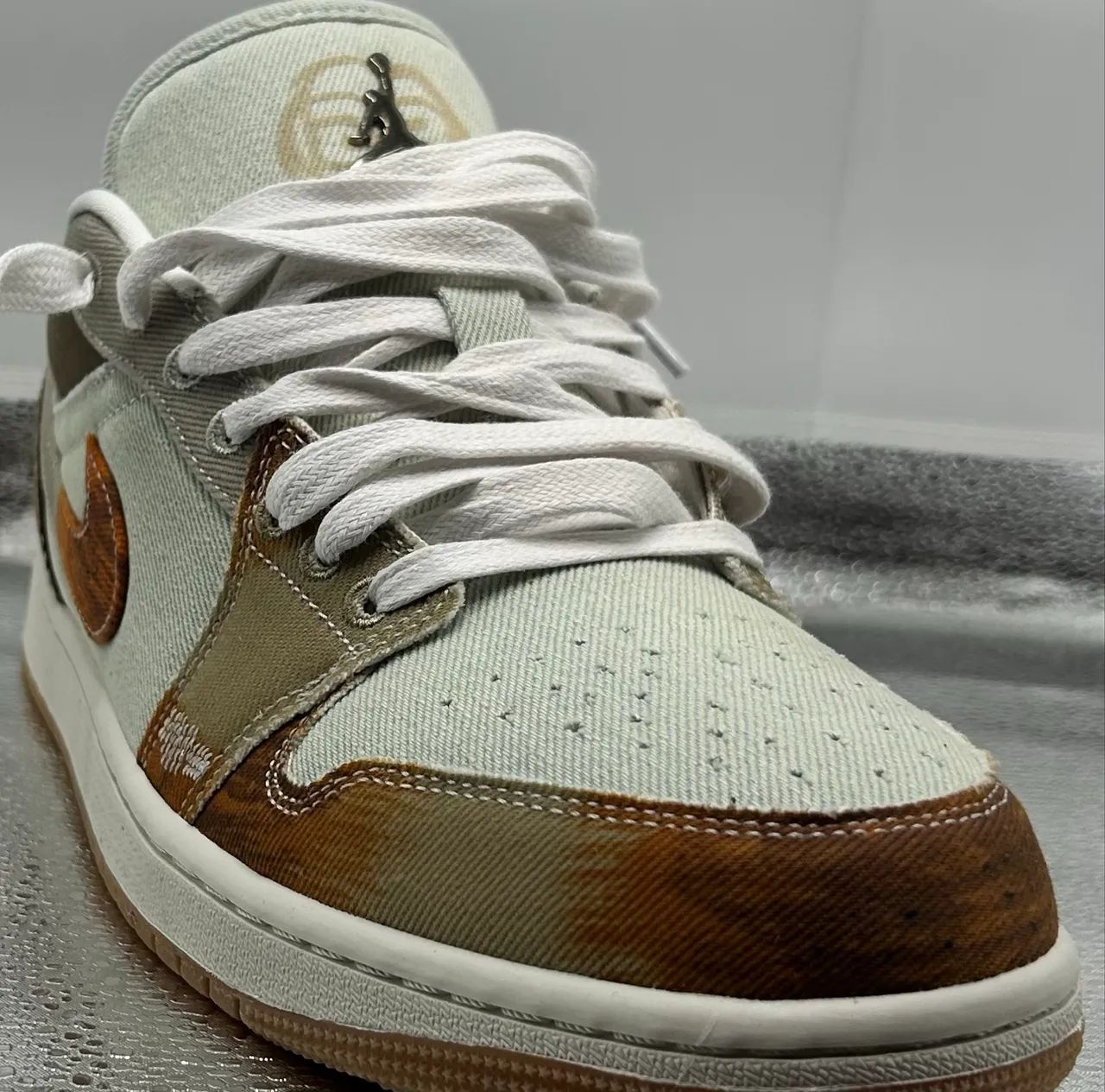 Tênis Air Jordan 1 Low nas cores off white - Foto 4