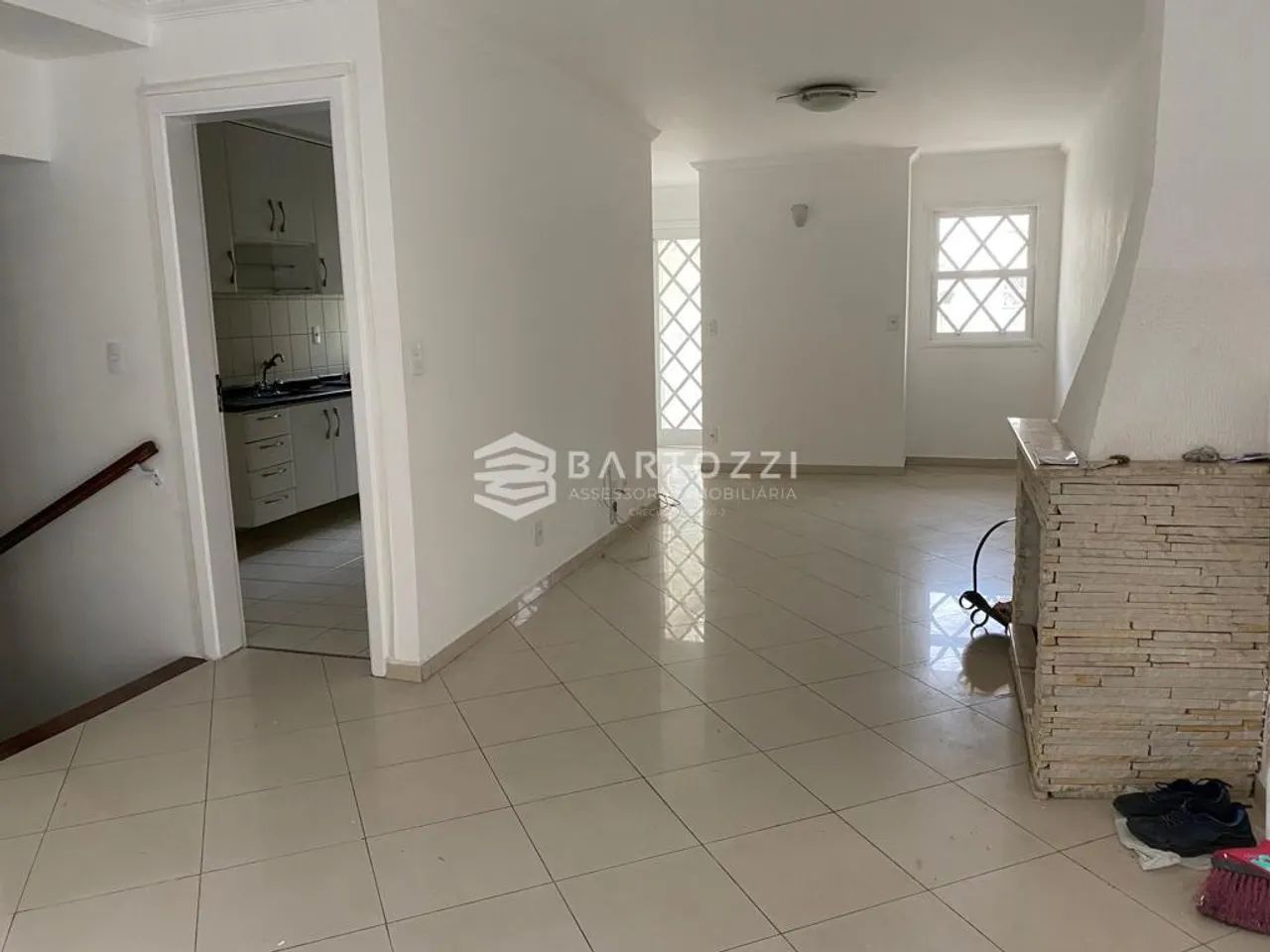 SOBRADO EM CONDOMINIO FECHADO JD SCAETANO