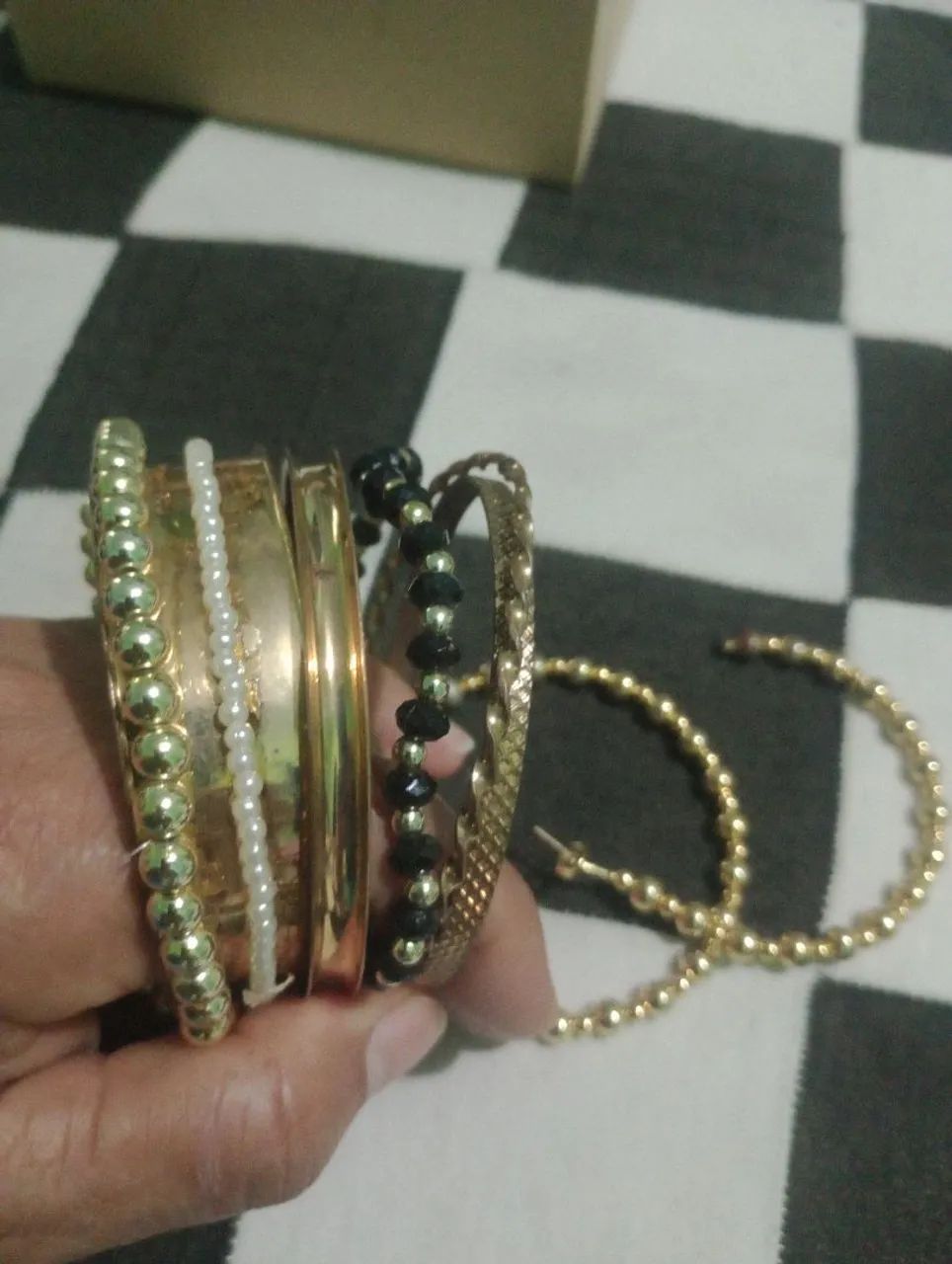 Vendo esse conjunto de pulseira e brincos .50 reais  - Foto 2