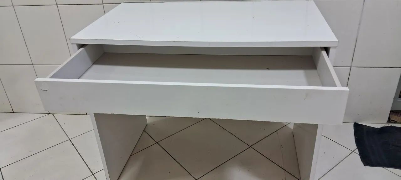 Mesa de escritório com gaveta branca  - Foto 2