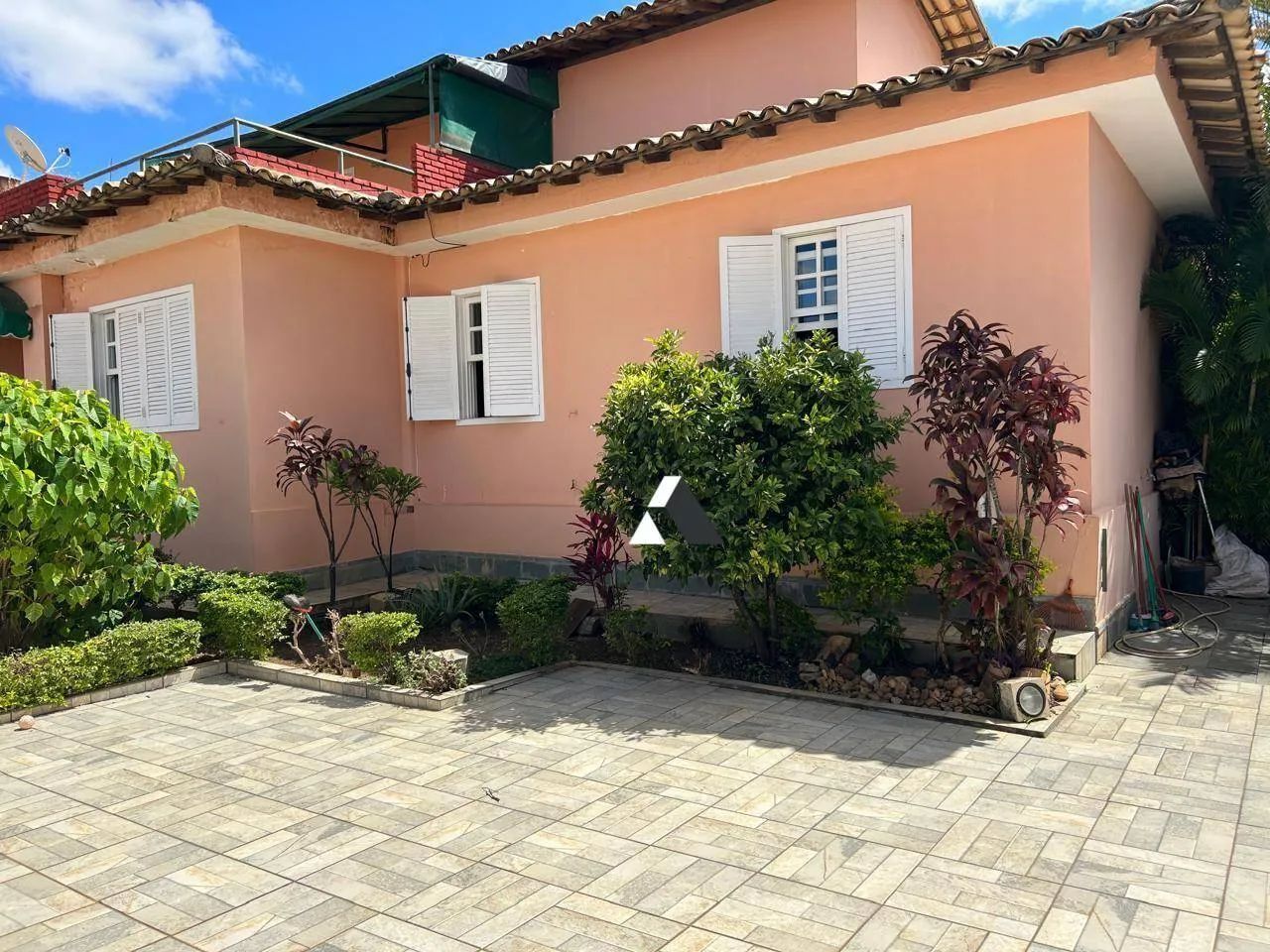 ?? Casa com piscina e vista para Serra do Curral  Raridade!