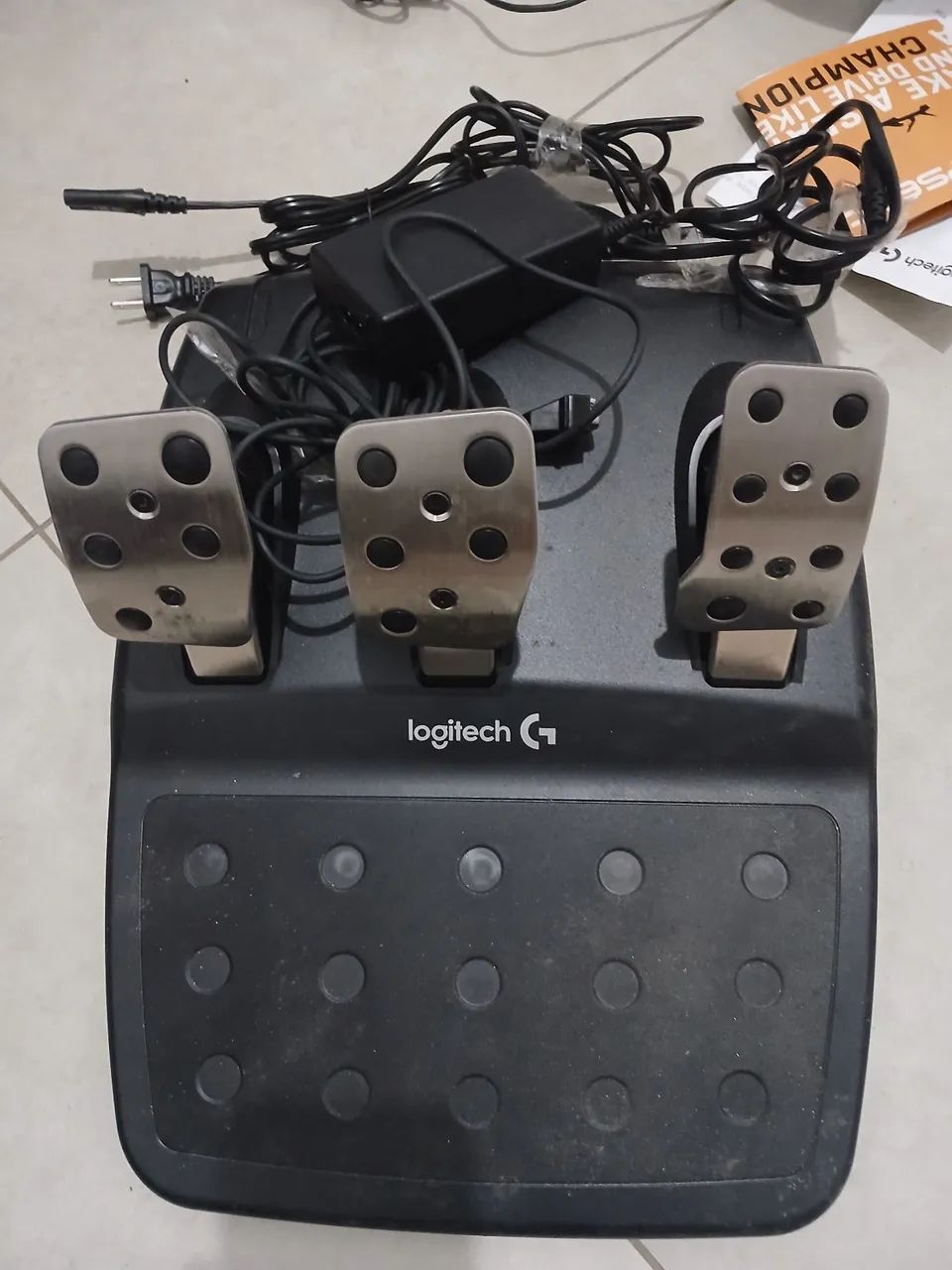 LOGITECH G29 - MUITO CONSERVADO + PEDAL - Foto 2