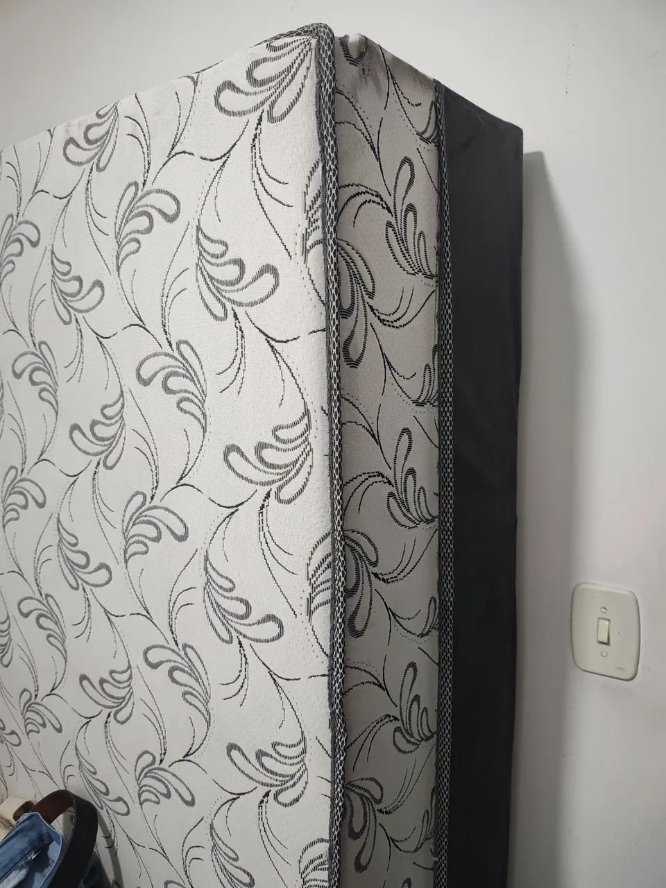 Cama box muito nova casal